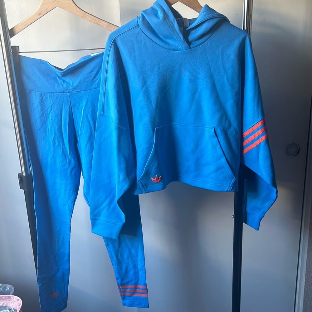 Adidas Nueclassics legging and hoodie set size L
